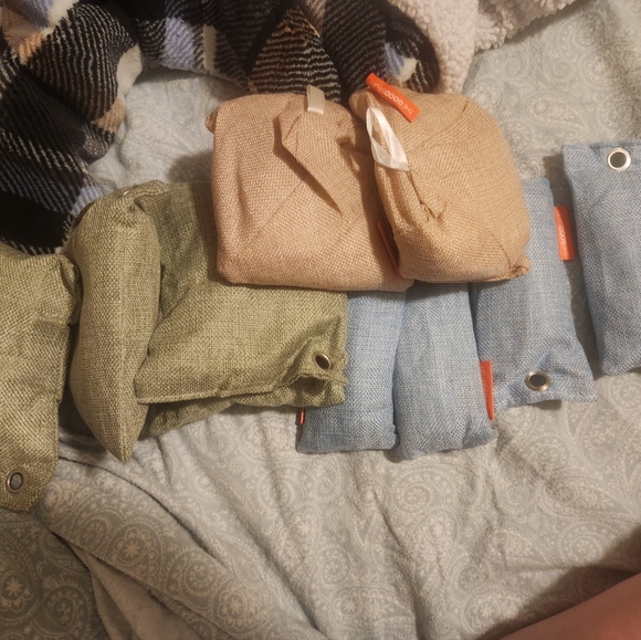 * 10 Charcoal bags - Picture 1 of 3